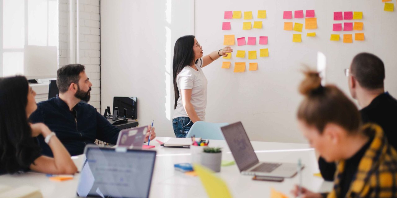 Saiba como utilizar o brainstorm, rage e feedback em seu projeto